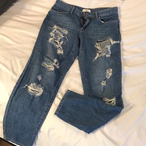 Destroyed boyfriend jeans